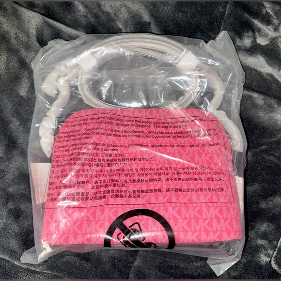 Michael Kors Women’s Jet Set Travel Crossbody Dome Handbag Raspberry BNWT - Picture 4 of 14